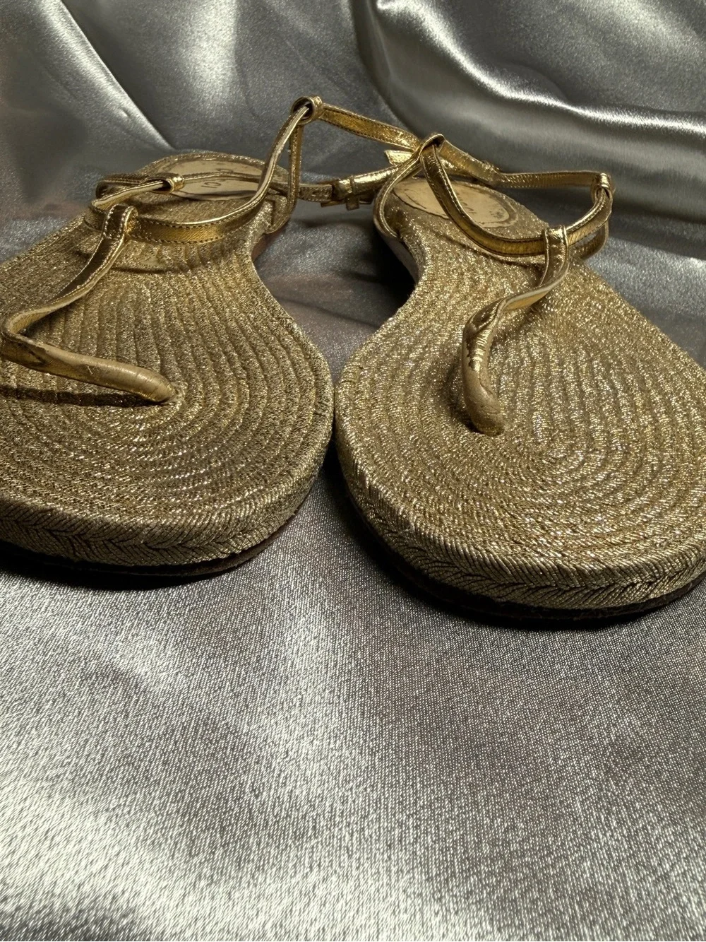 Vintage GUCCI Gold Metallic Leather & Jute Flat Thong Espadrille Sandals 38 US 8